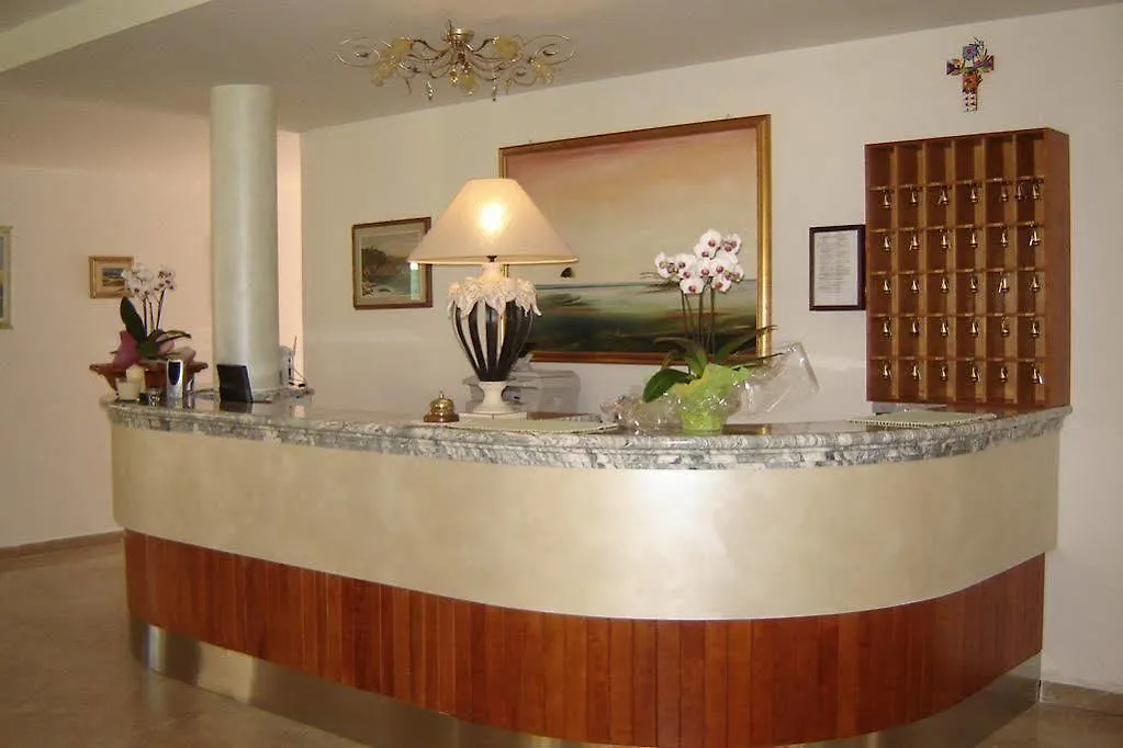 Hotel Il Caravaggio Marina di Pietrasanta 3*,  Italy