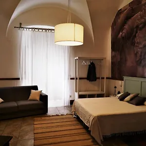 https://casaorazio.sicilyhotelsitaly.net