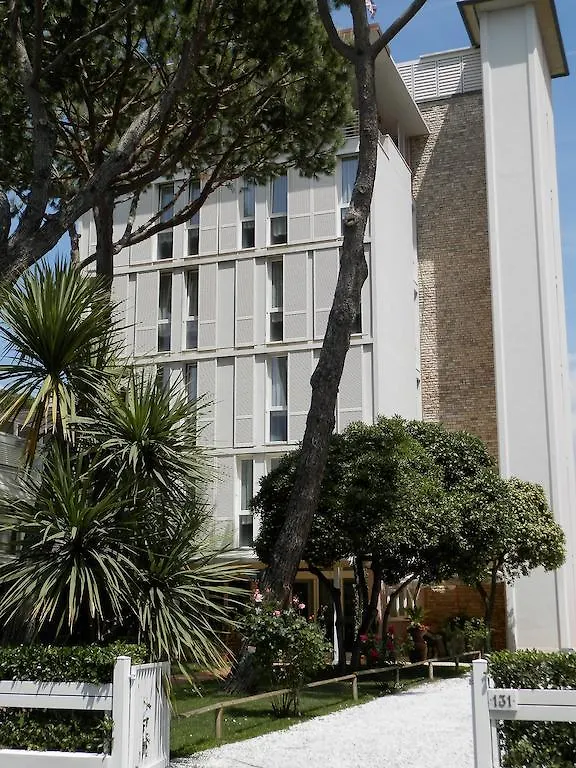 Hotel Il Caravaggio Marina di Pietrasanta 3*,  Italia